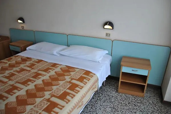 Telstar Hotel 3*