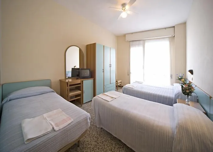 Telstar Hotel 3*