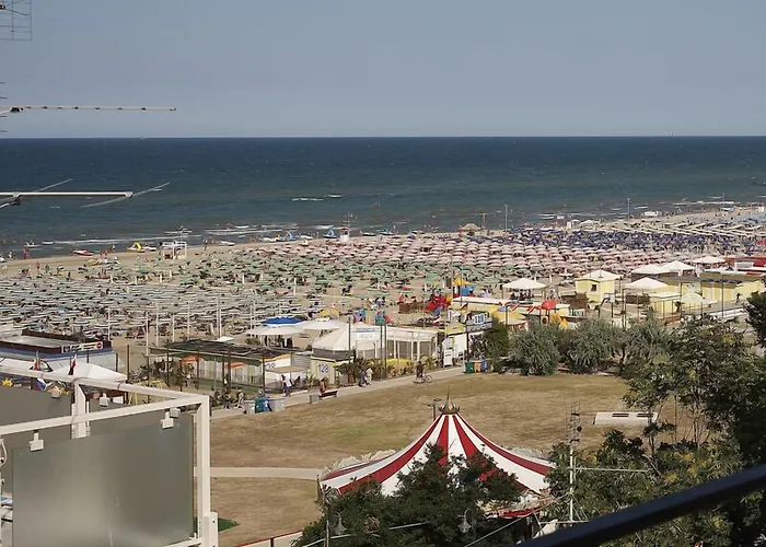 Telstar Hotel 3*