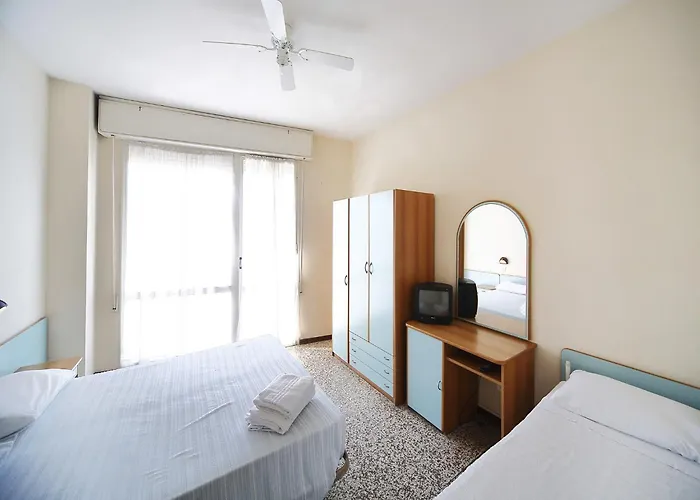 Telstar Hotel 3*