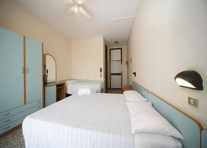 Telstar Hotel 3*