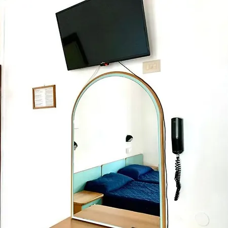 Telstar Hotel